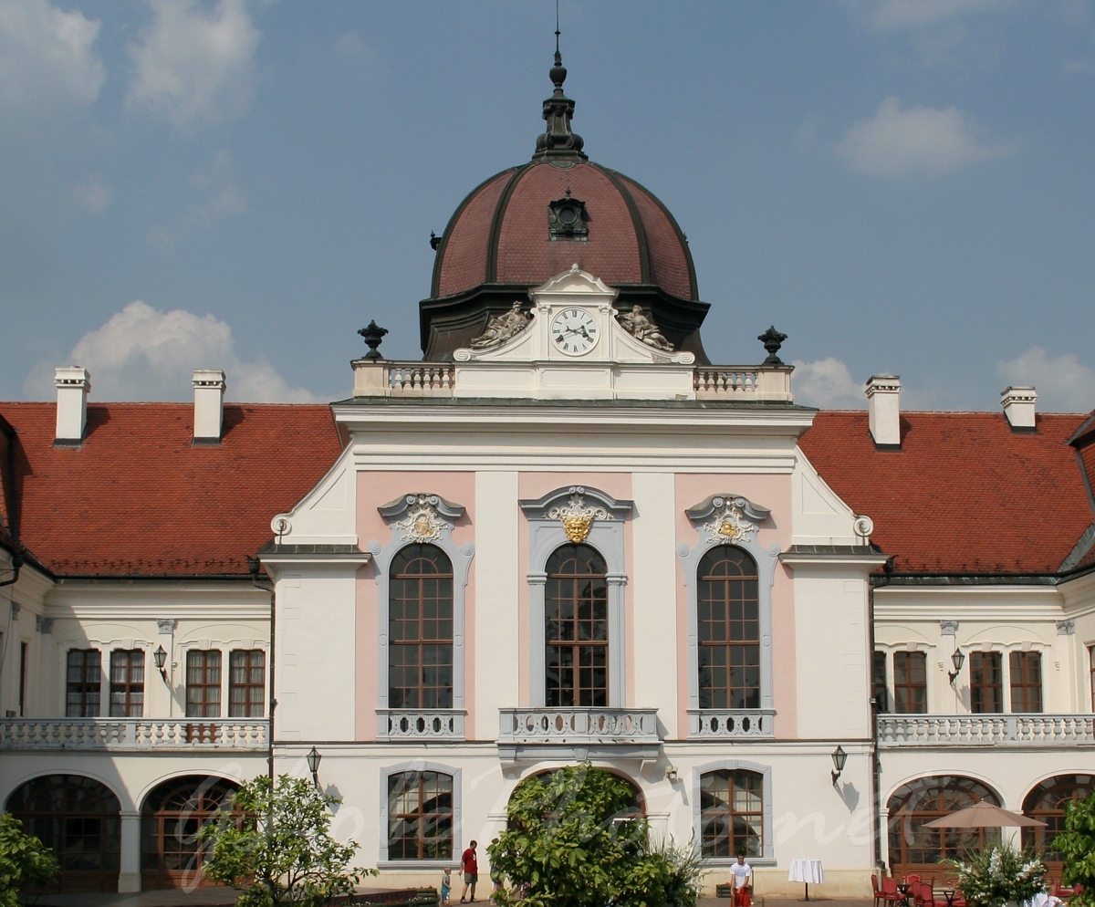 Gdlli Kirlyi Kastly - Grassalkovich Castle, Gdll