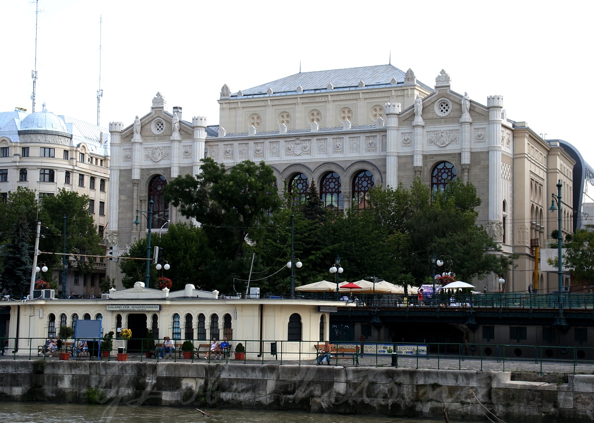 Duna Corso - Sightseeing cruise on Danube