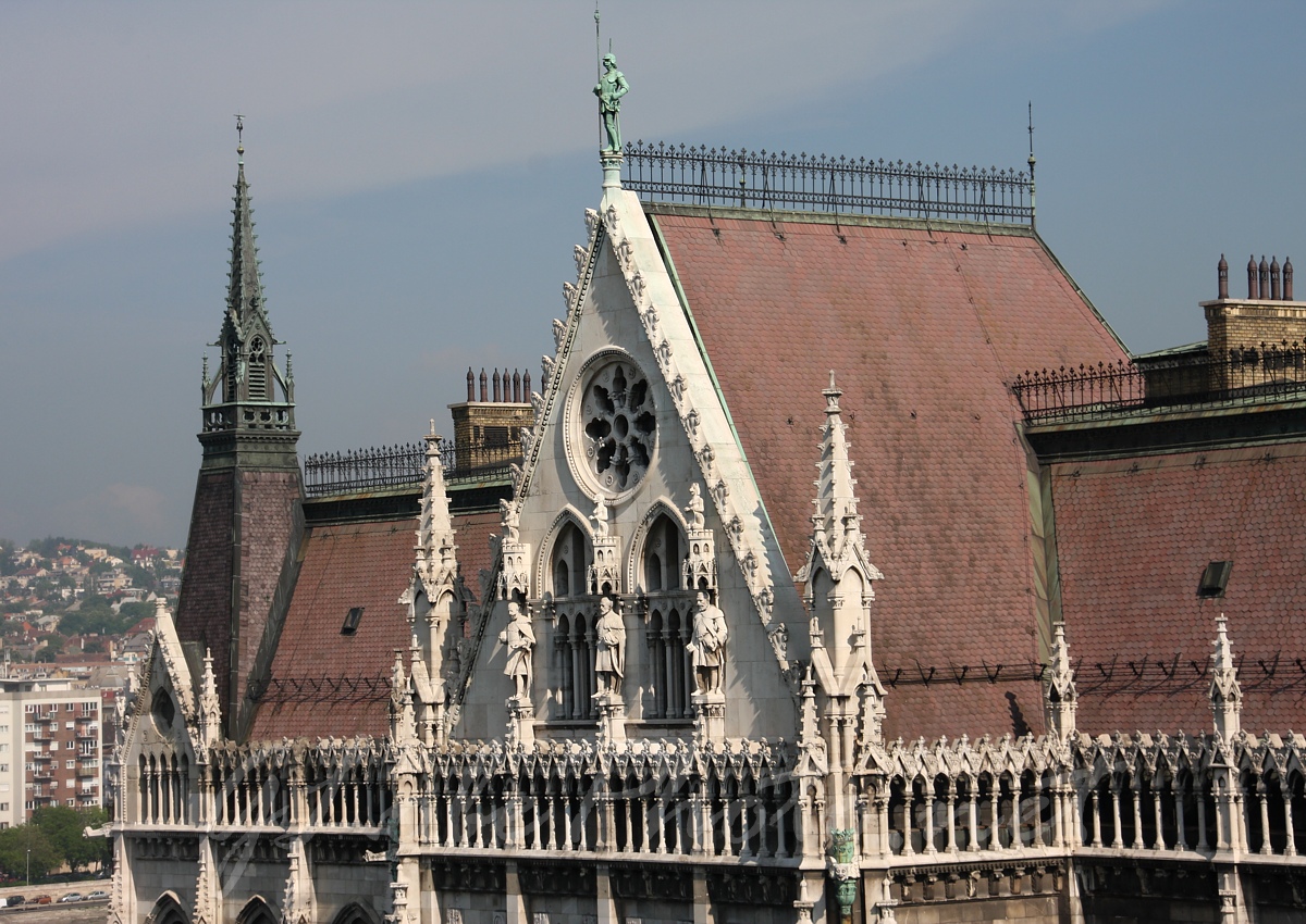 Orszghz, Parlament