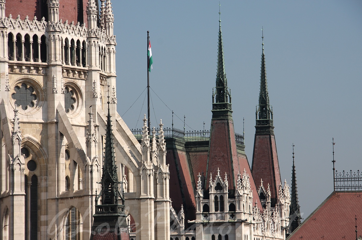 Orszghz, Parlament