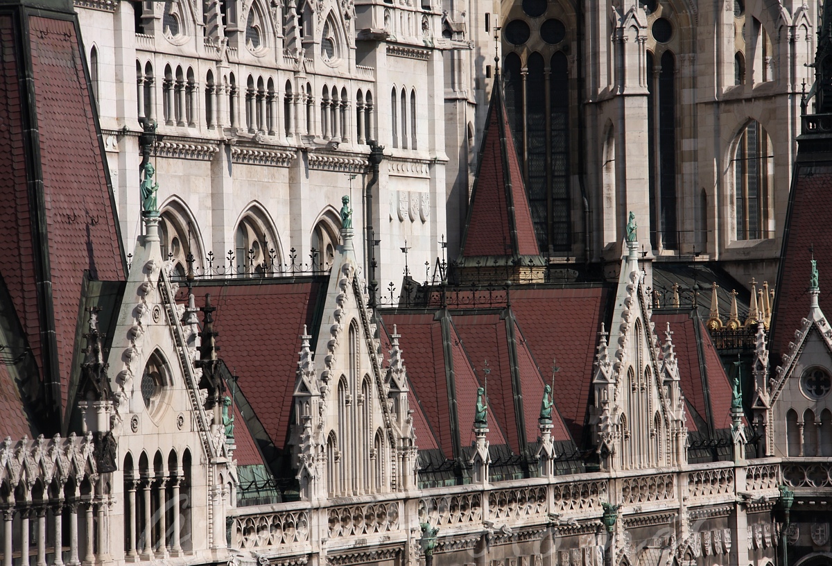 Orszghz, Parlament