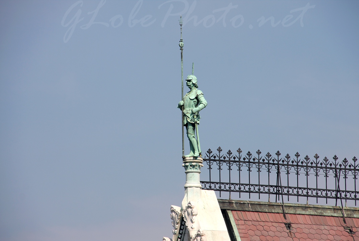 Orszghz, Parlament