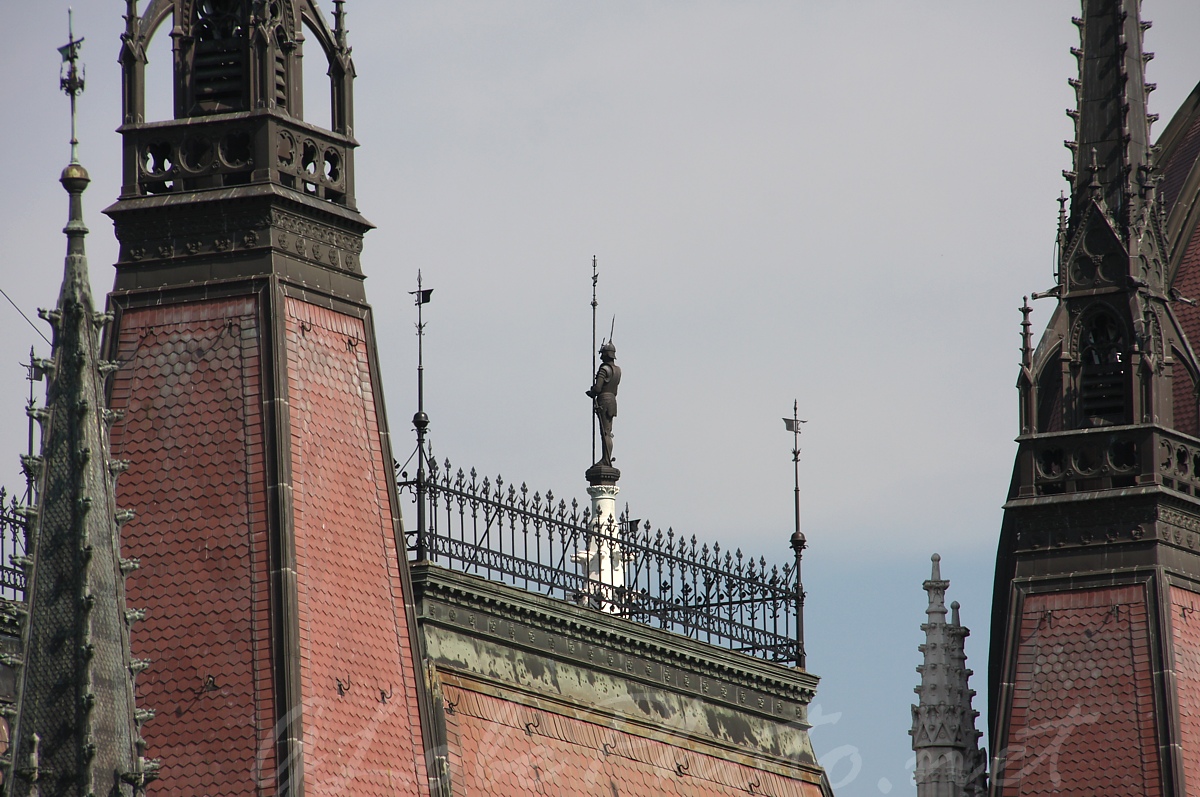 Orszghz, Parlament