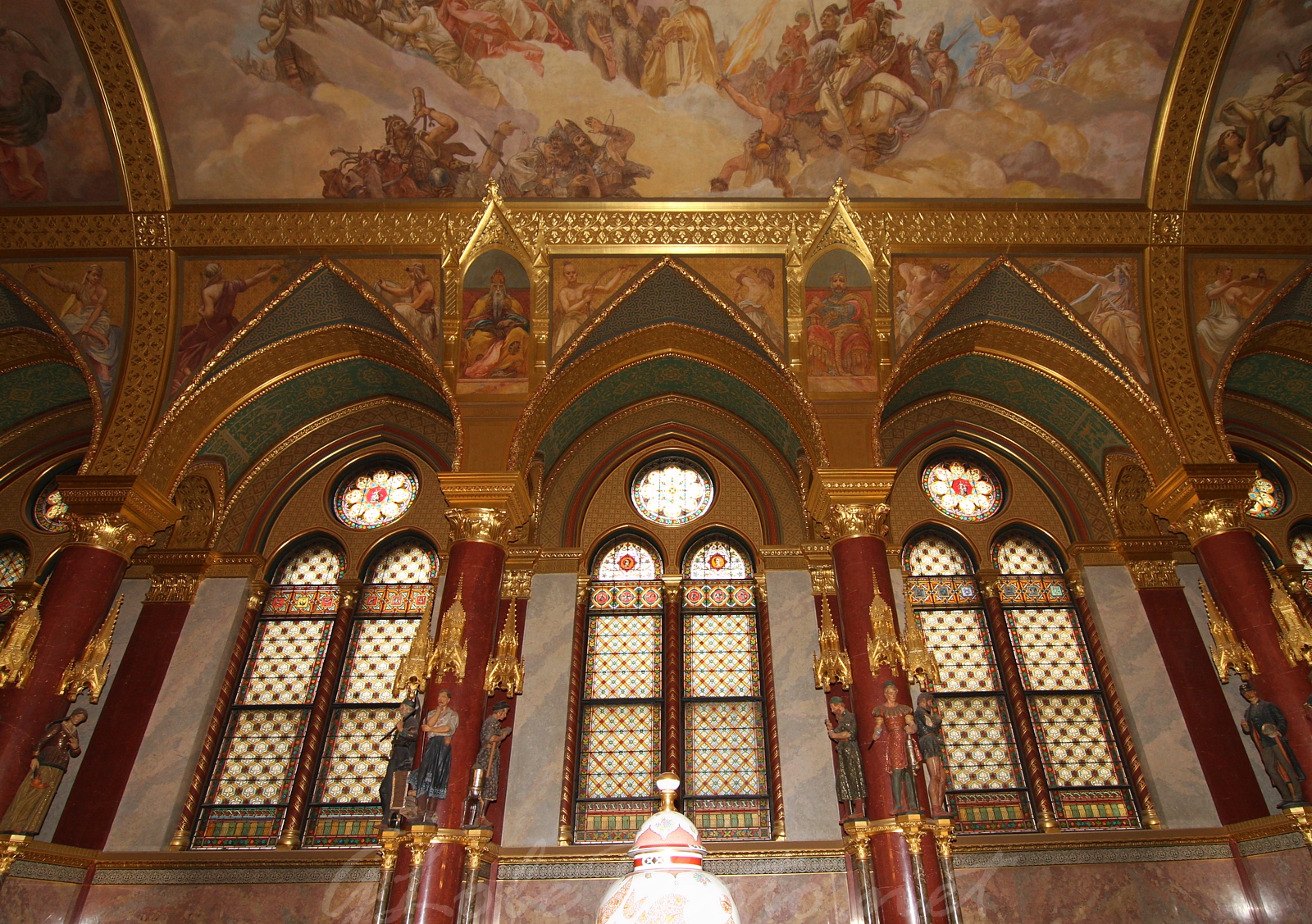 Magyar Orszghzban - In Hungarian Parliament