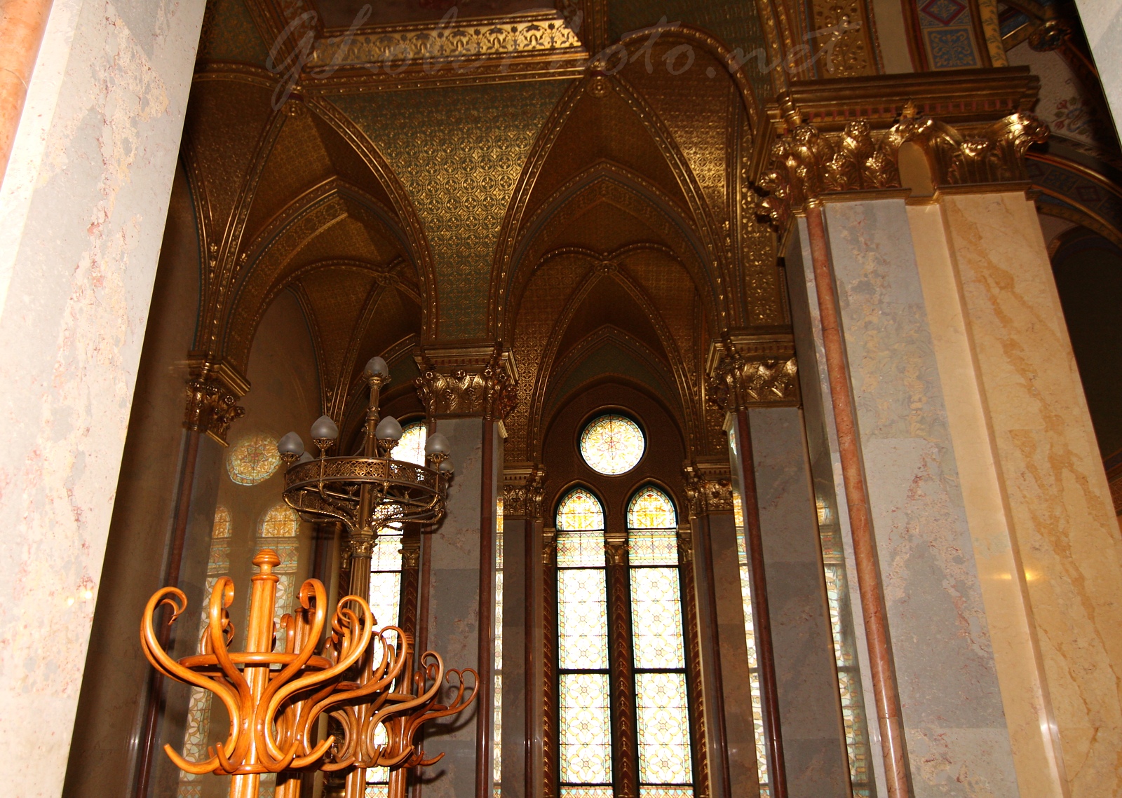 Magyar Orszghzban - In Hungarian Parliament