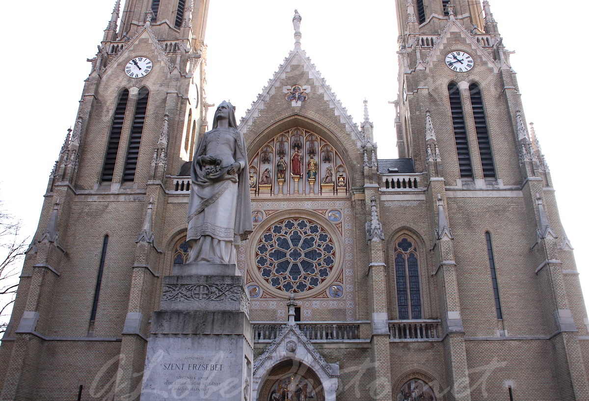 Szent Erzsbet templom, Rzsk tere