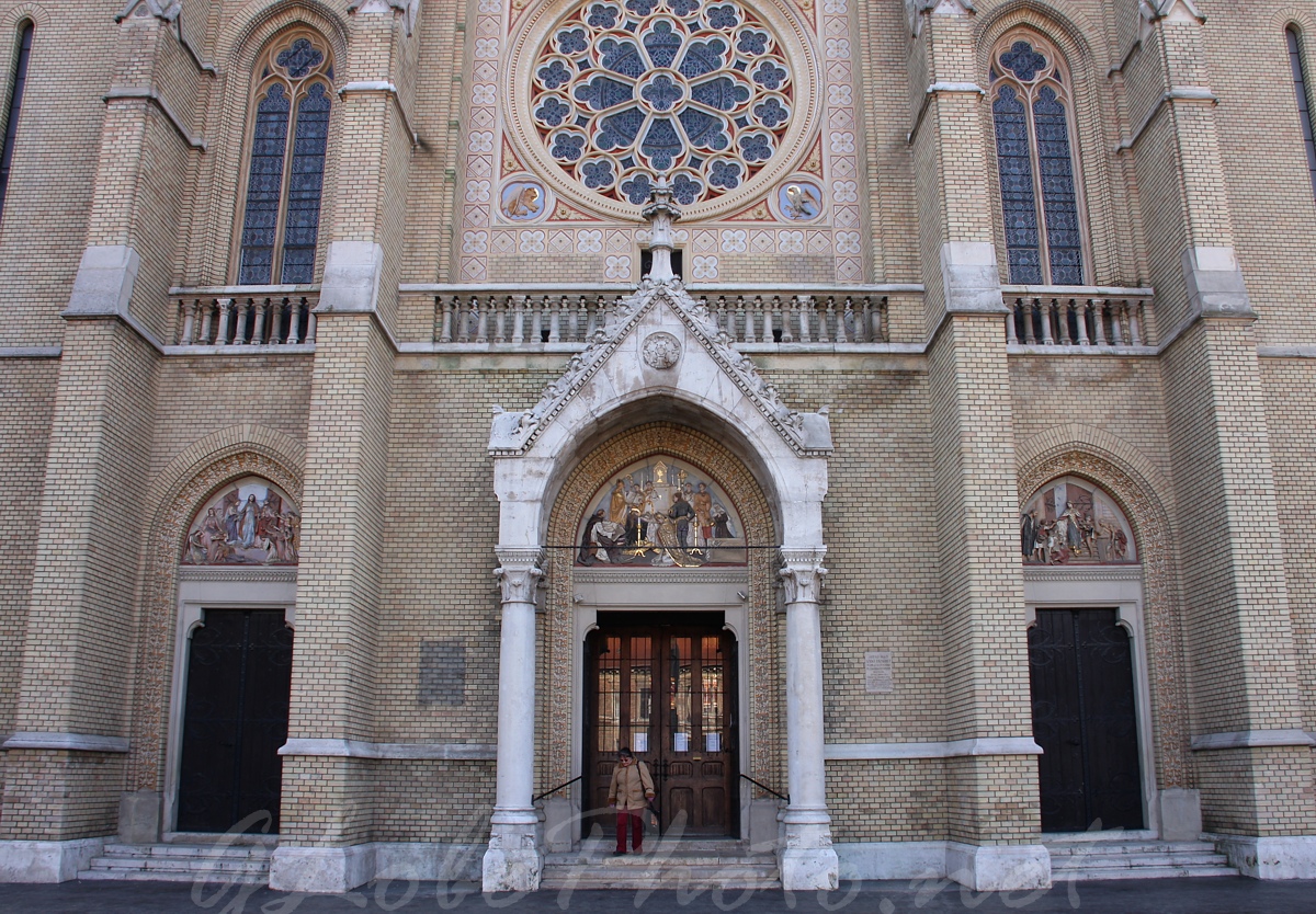 Szent Erzsbet templom, Rzsk tere