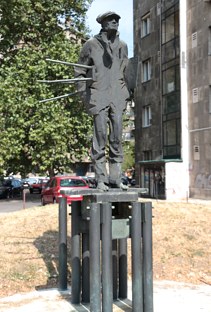 Egry Jzsef szobra